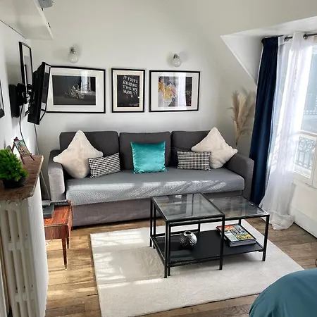Charming & Cozy In 16